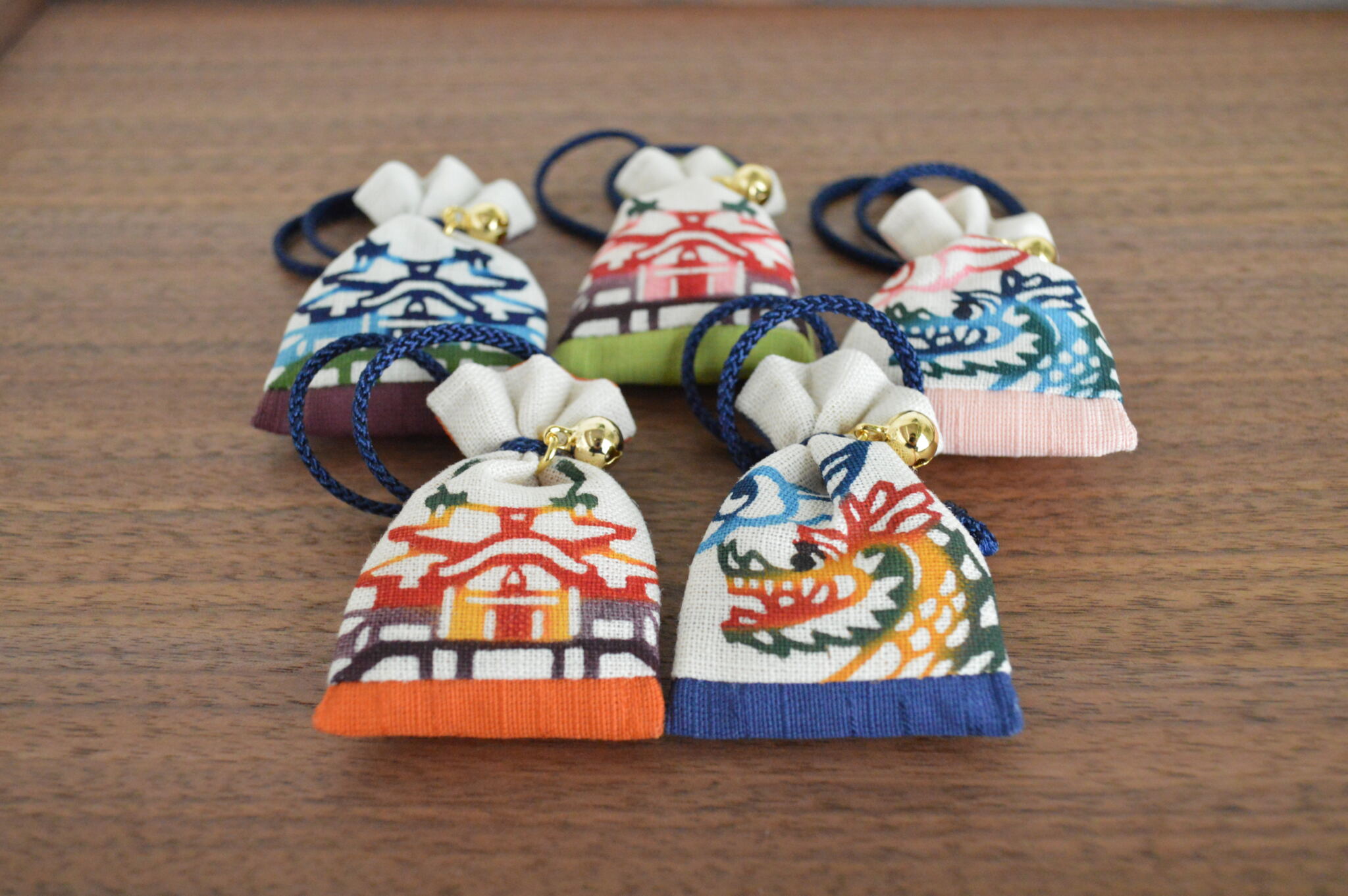 首里城をモチーフにした手染め紅型まーす袋(お守り袋)