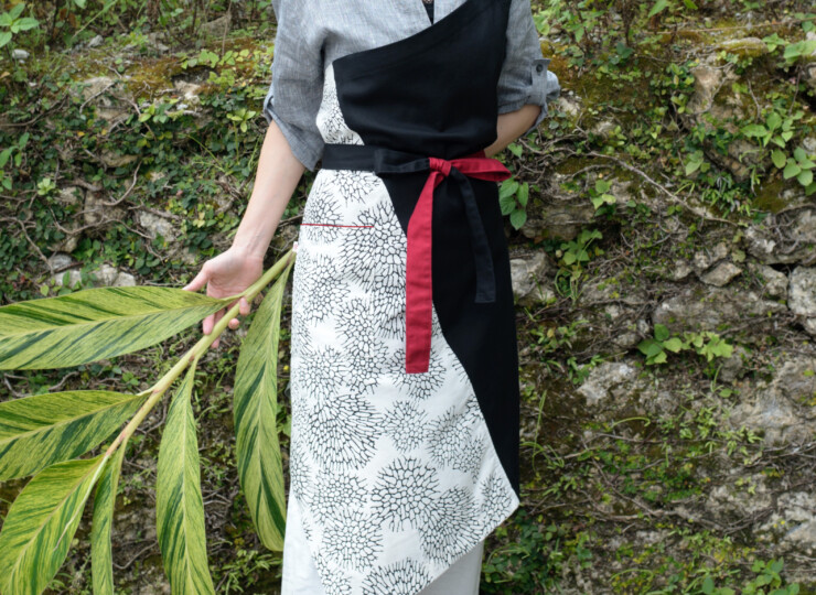 大人気!サンゴ模様が美しい おしゃれなワンショルダーエプロン